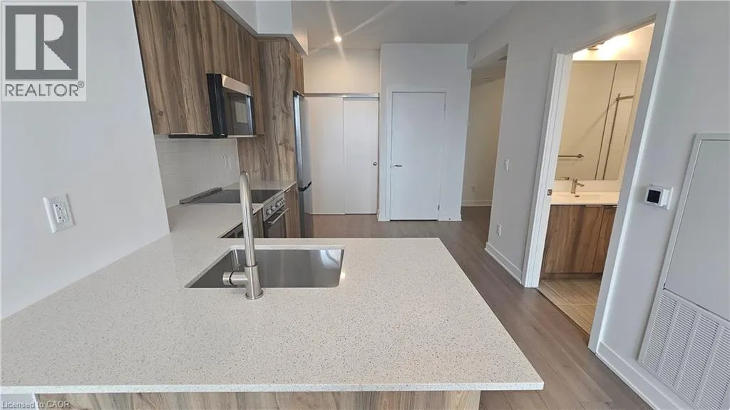 25 WELLINGTON Street S Unit# 2001, #2001