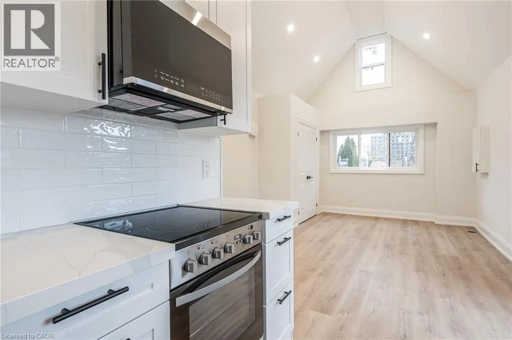 10 CALEDON Avenue Unit# 3, #3