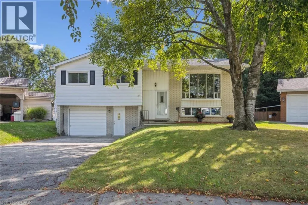 32 LAMBERT Place