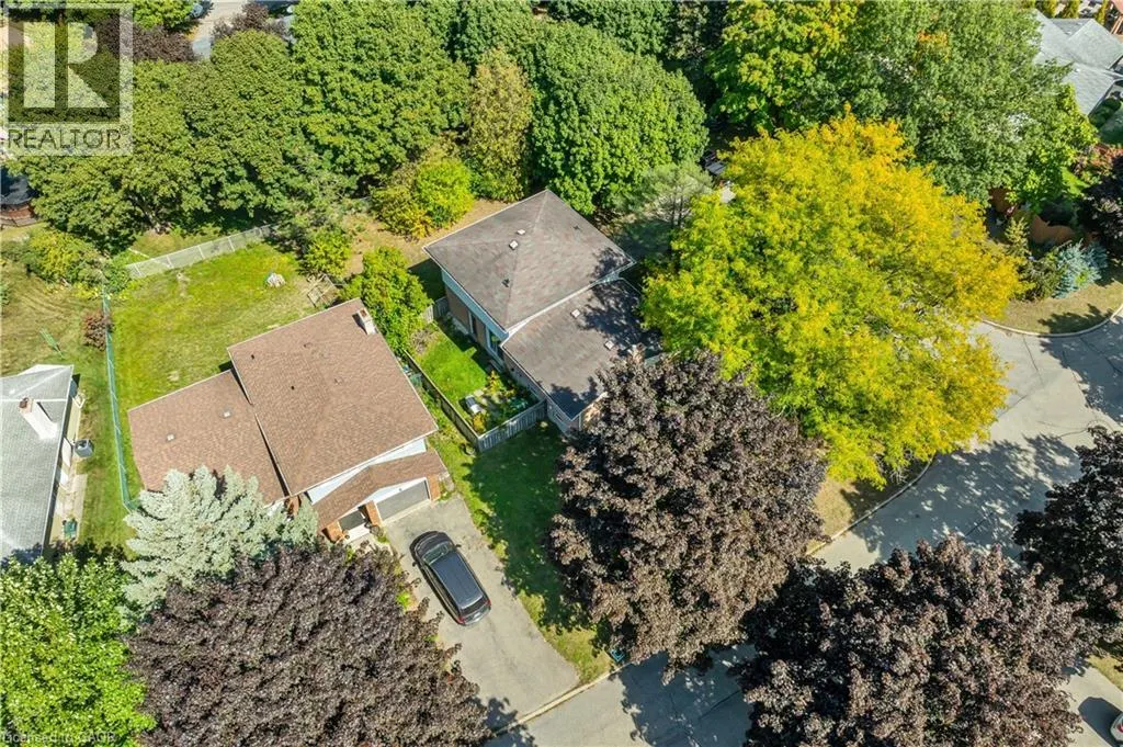 395 MOSSOM Place