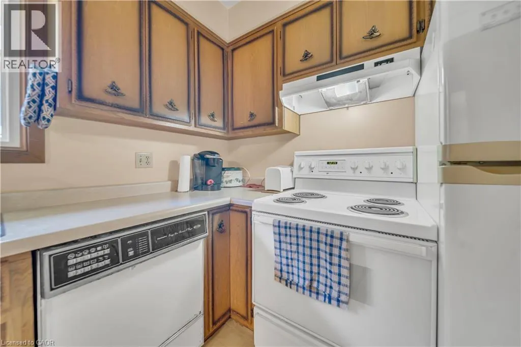 395 MOSSOM Place