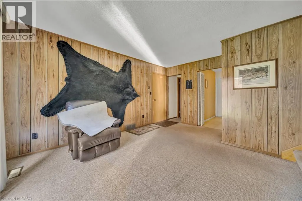 395 MOSSOM Place