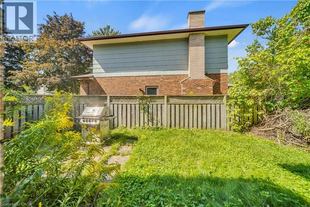 395 MOSSOM Place