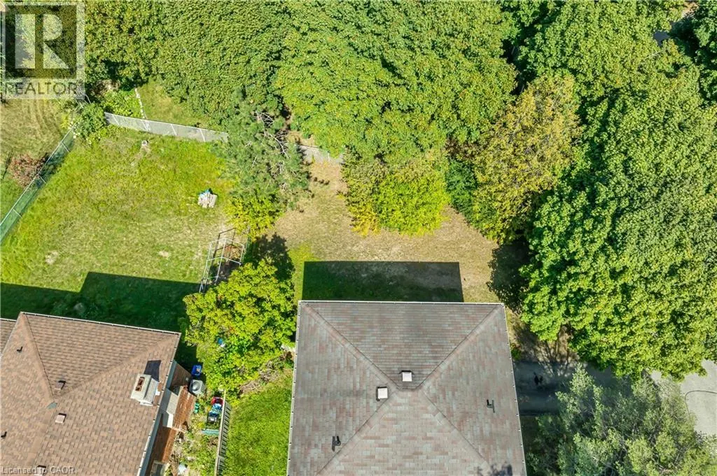 395 MOSSOM Place