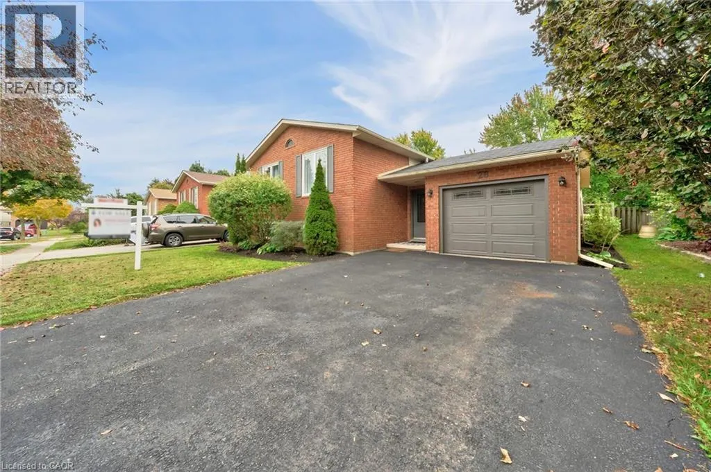 28 LYNDEN HILL Crescent