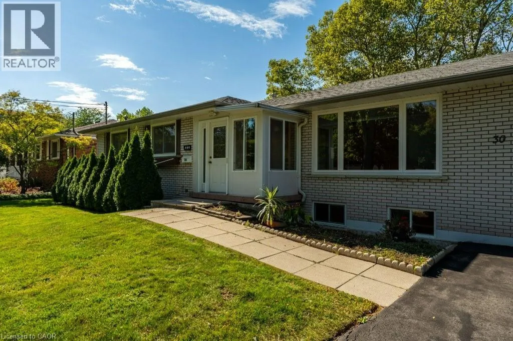 30 LEAWOOD Drive