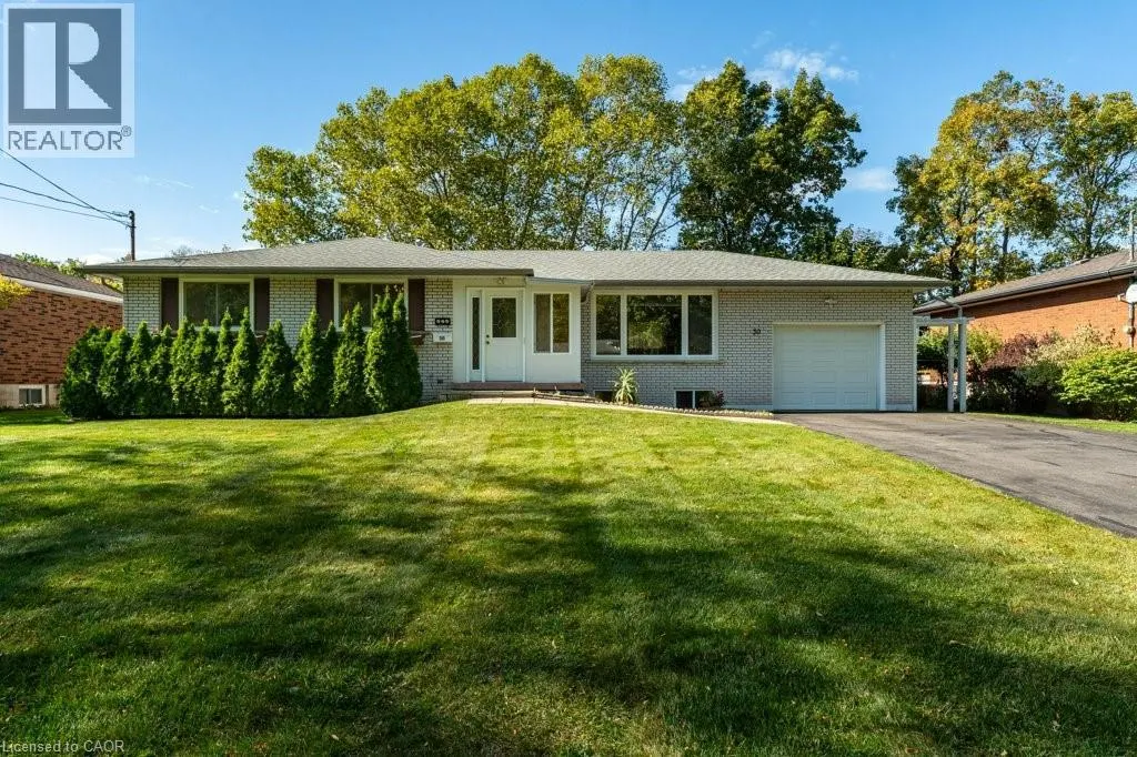 30 LEAWOOD Drive