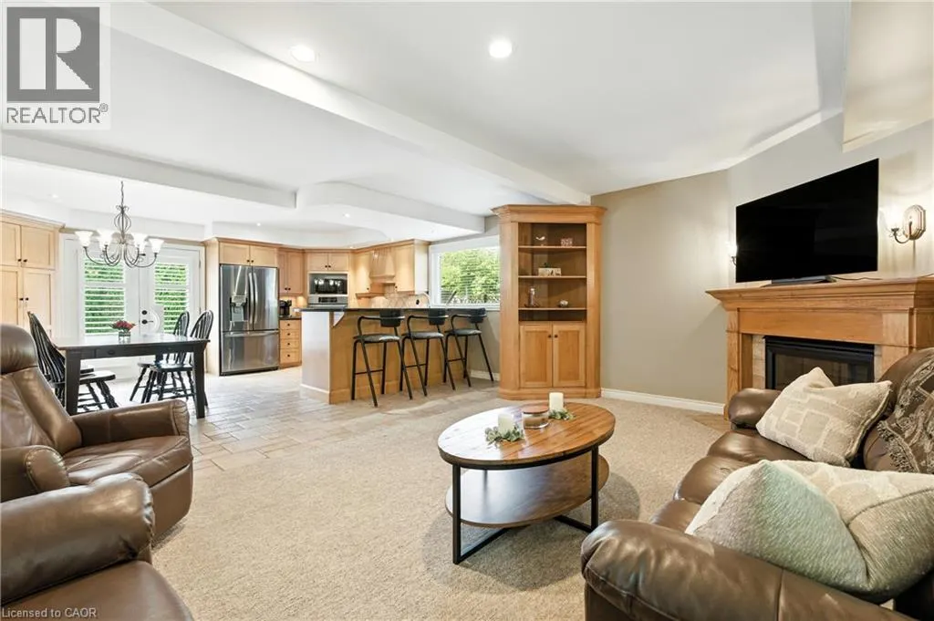 6 LILAC Court