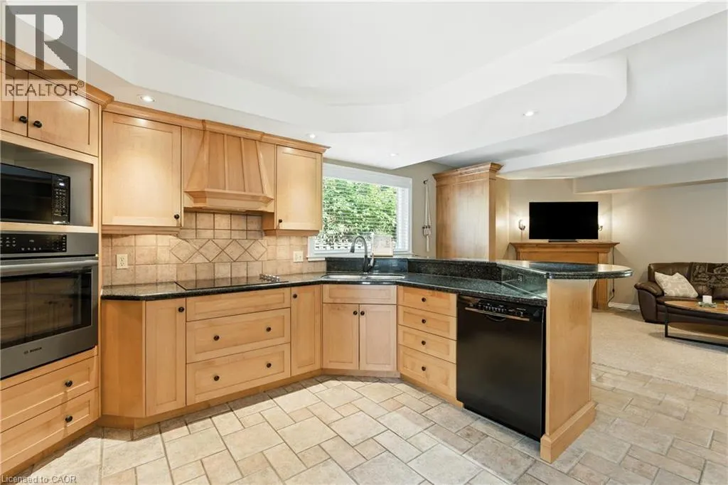 6 LILAC Court