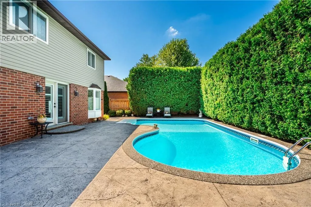 6 LILAC Court