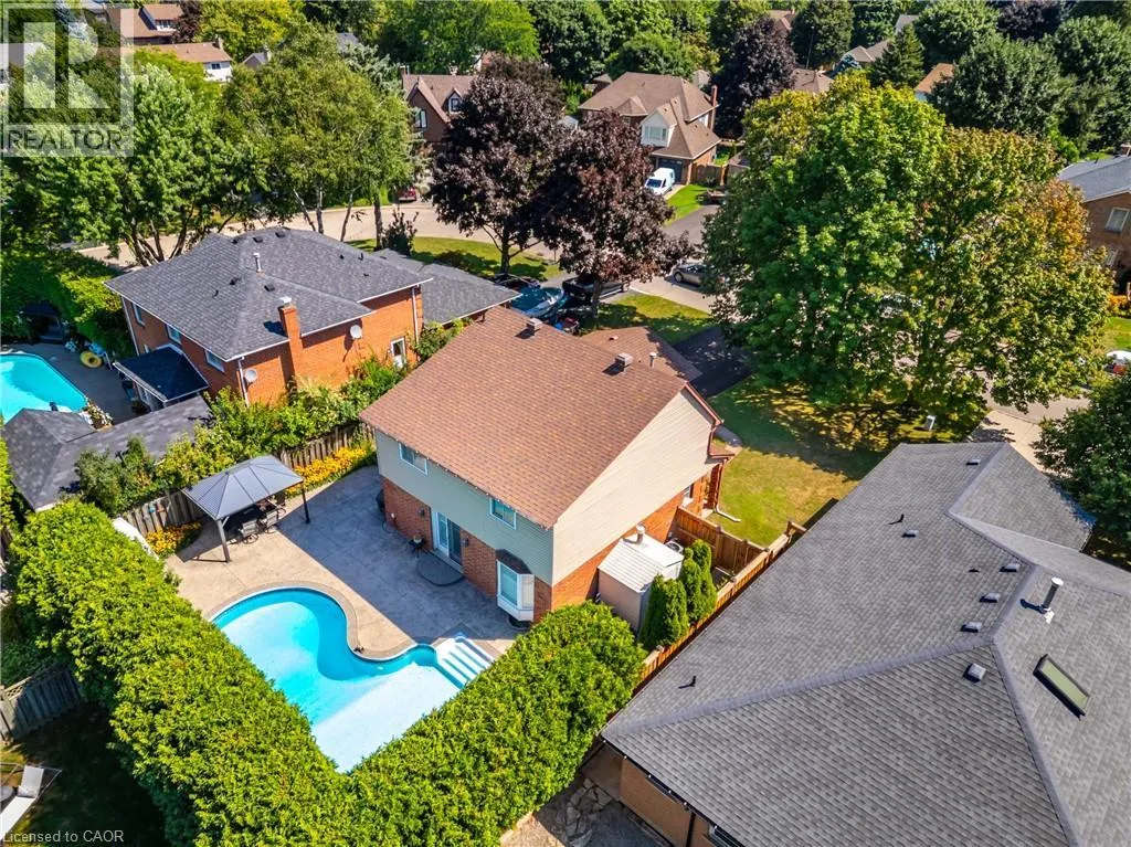 6 LILAC Court