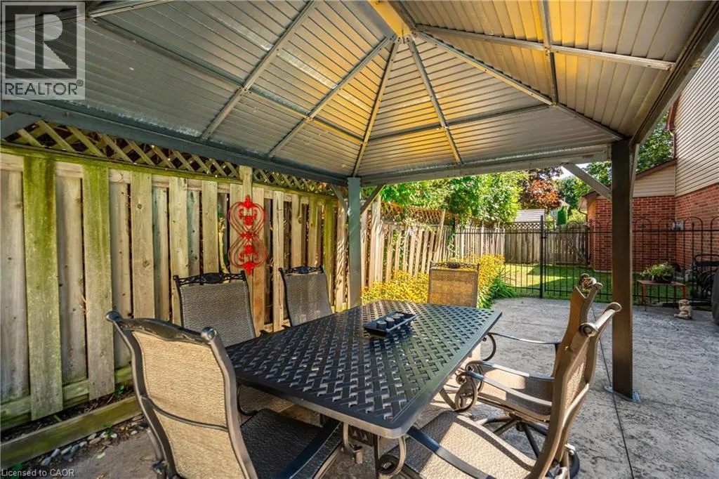 6 LILAC Court