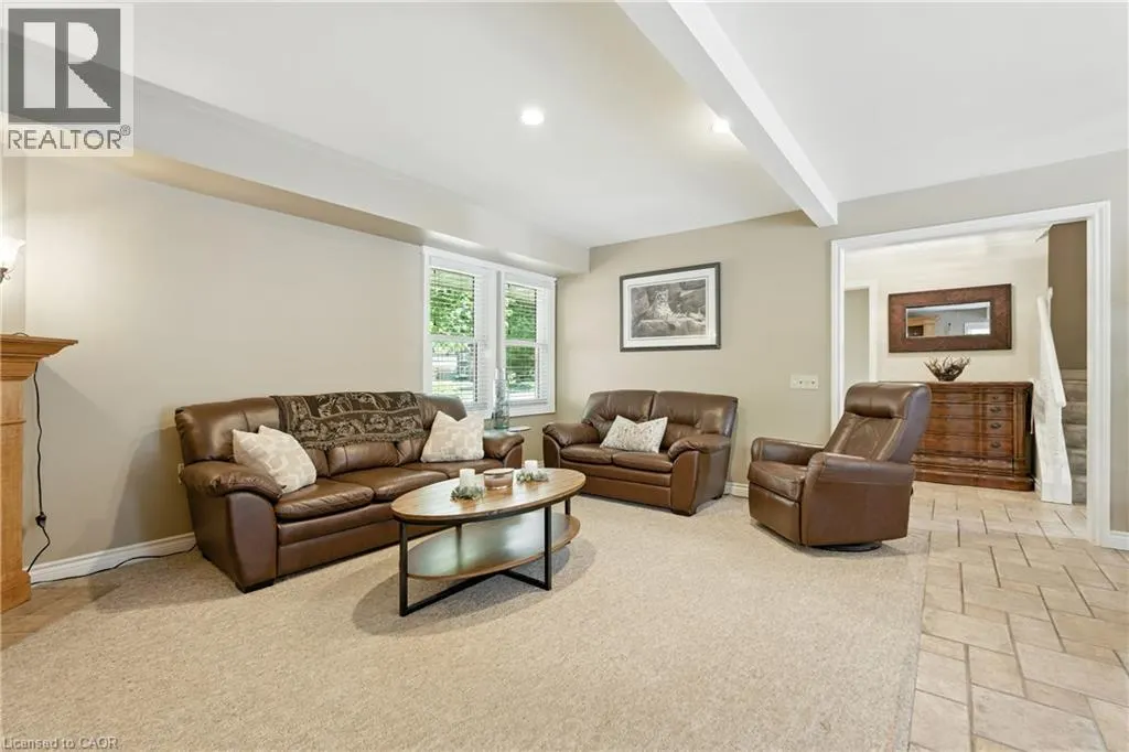 6 LILAC Court