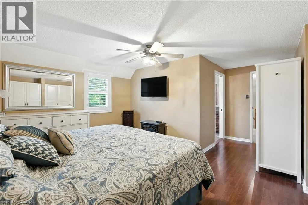 6 LILAC Court