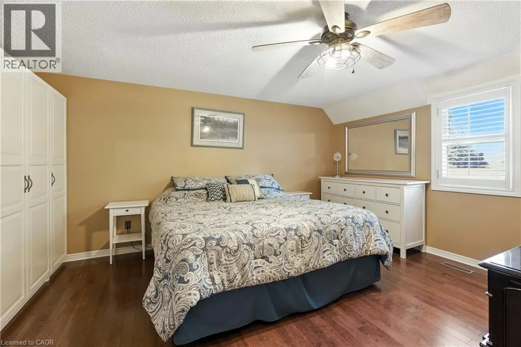 6 LILAC Court