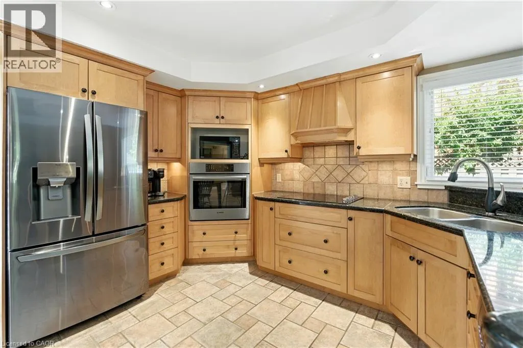 6 LILAC Court