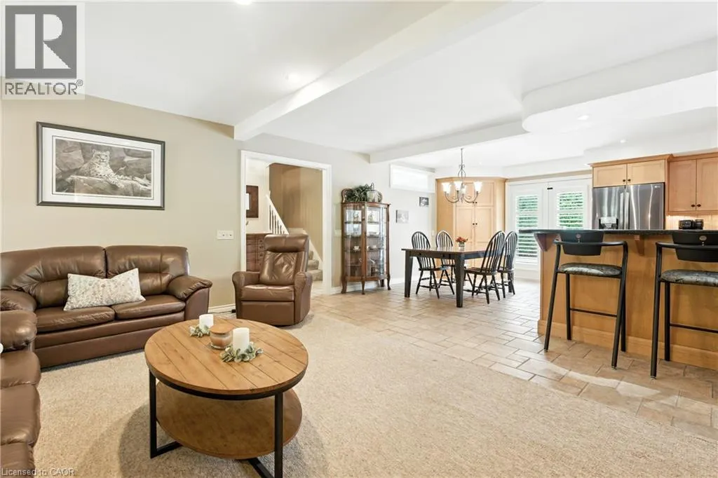 6 LILAC Court
