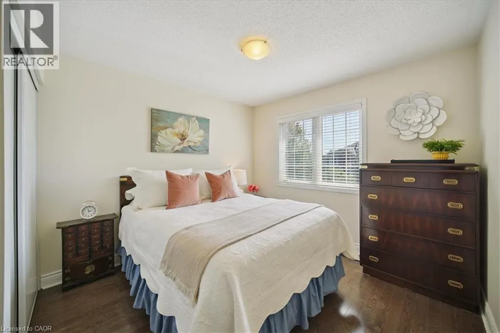 819 HOWDEN Crescent