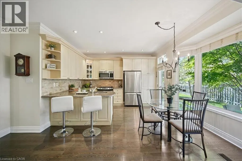 819 HOWDEN Crescent