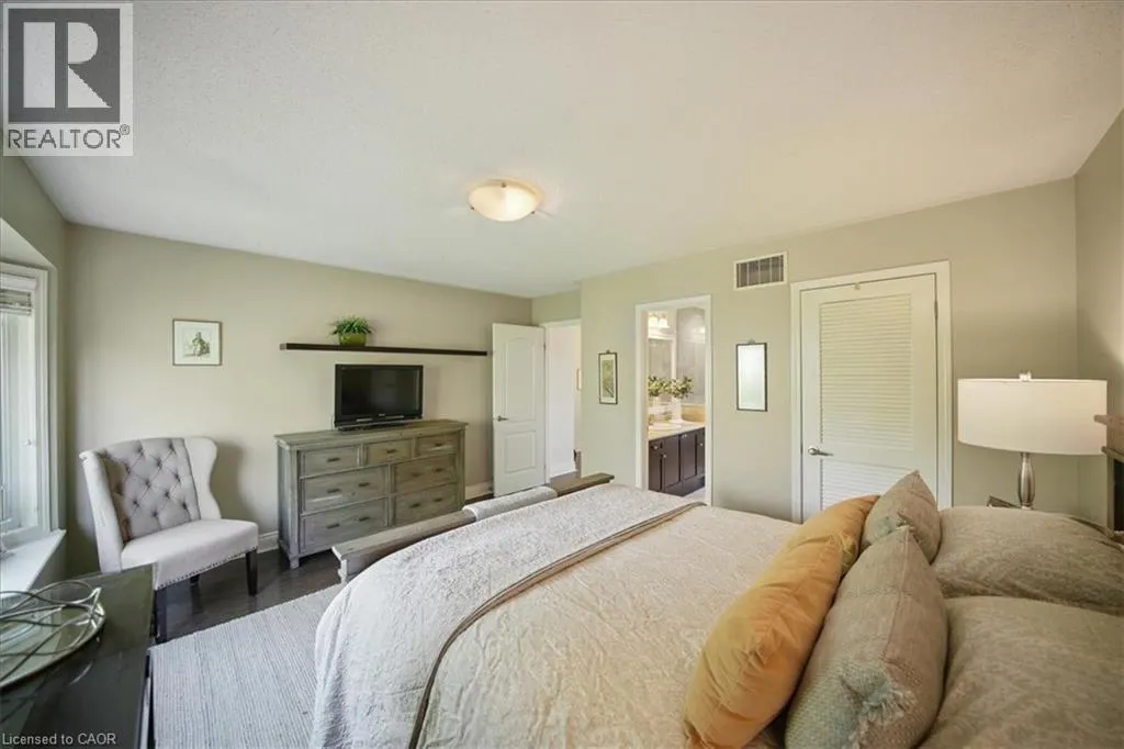 819 HOWDEN Crescent