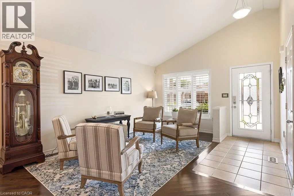 54 BRIAROSE Place