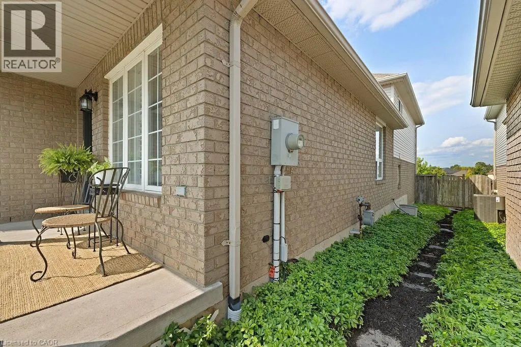 54 BRIAROSE Place