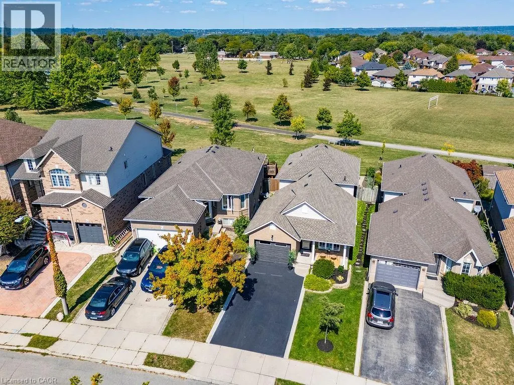 54 BRIAROSE Place