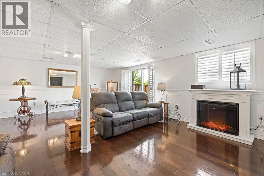 54 BRIAROSE Place