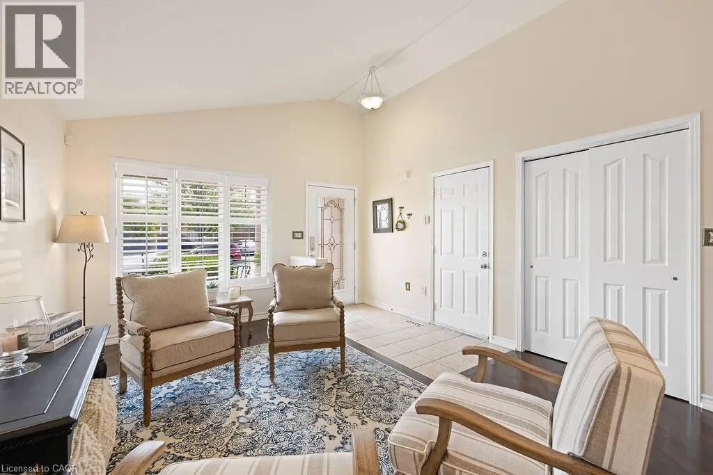 54 BRIAROSE Place