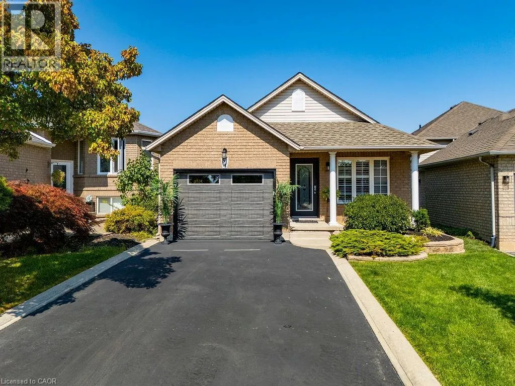 54 BRIAROSE Place
