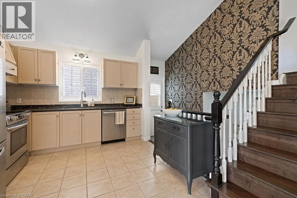 54 BRIAROSE Place