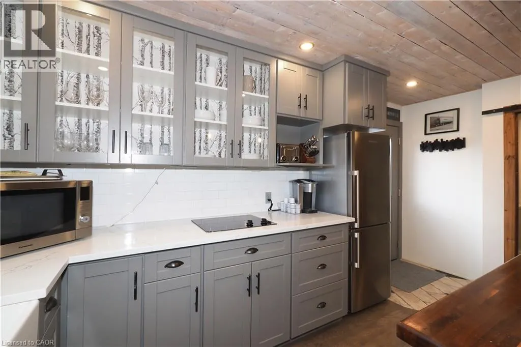 1323 QUEEN Street Unit# Cottage 111