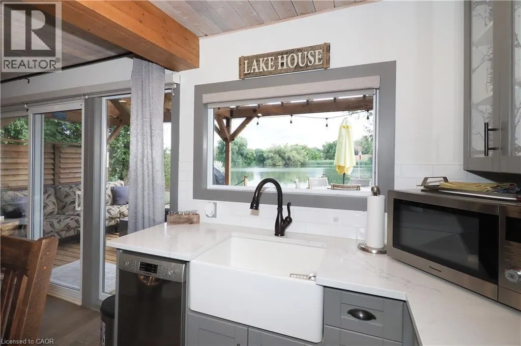 1323 QUEEN Street Unit# Cottage 111
