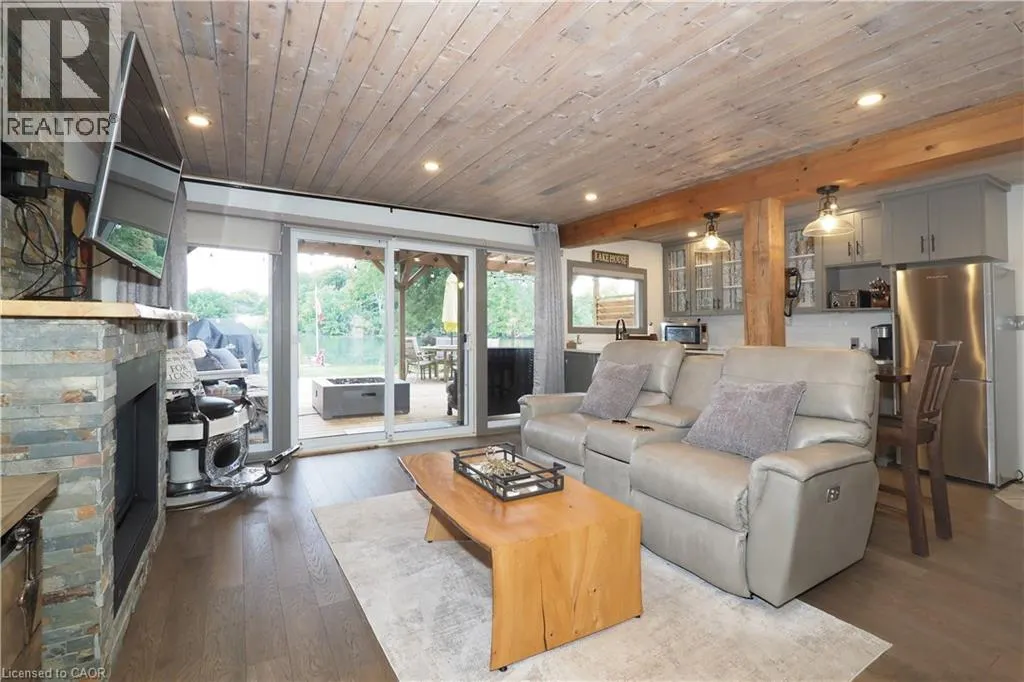 1323 QUEEN Street Unit# Cottage 111