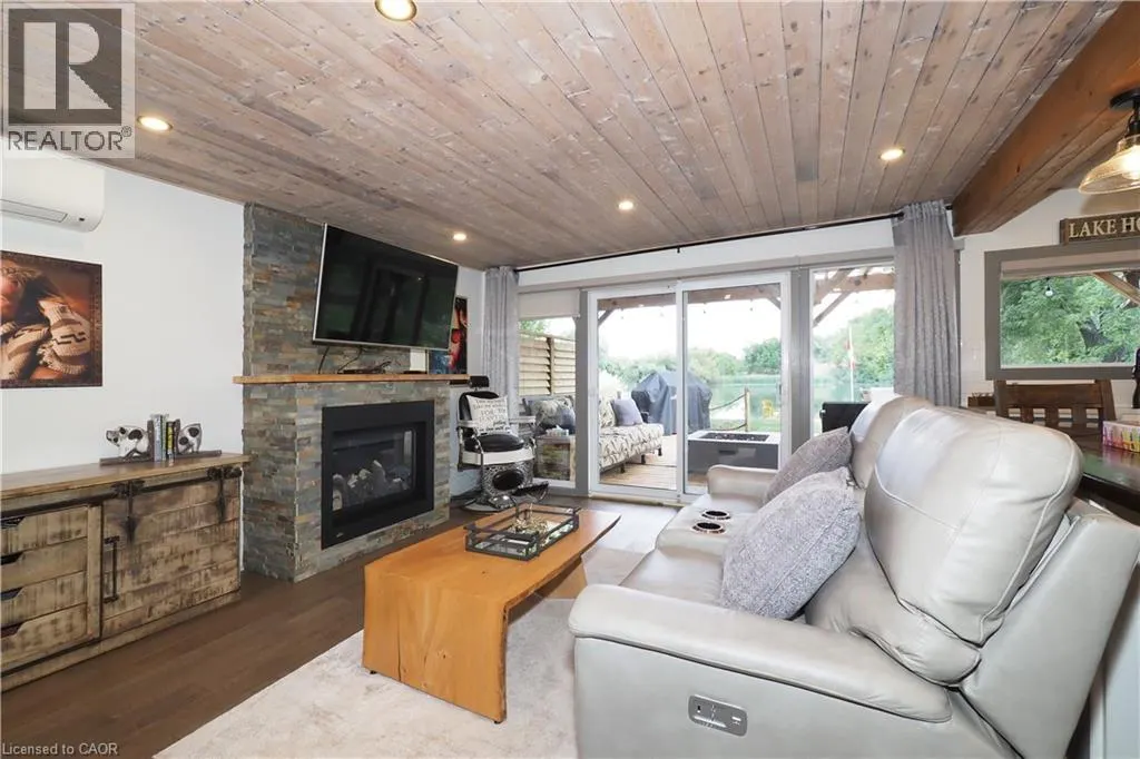1323 QUEEN Street Unit# Cottage 111
