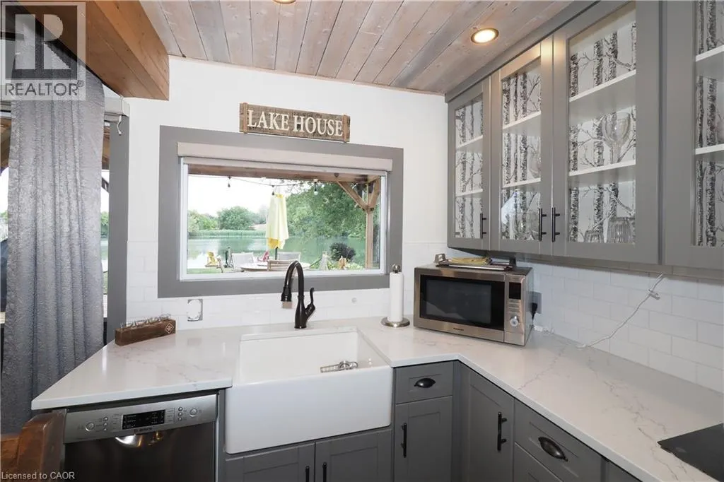 1323 QUEEN Street Unit# Cottage 111