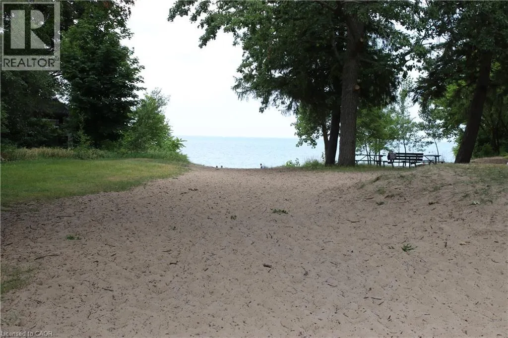 665 LAKESHORE Road