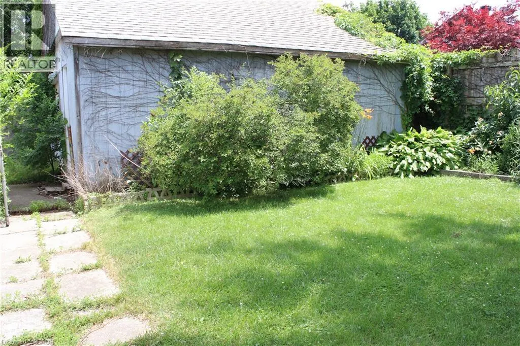 665 LAKESHORE Road