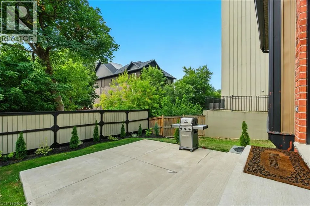 199 HUNTER Street W