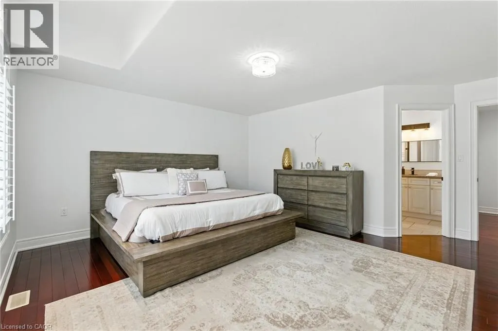 199 HUNTER Street W