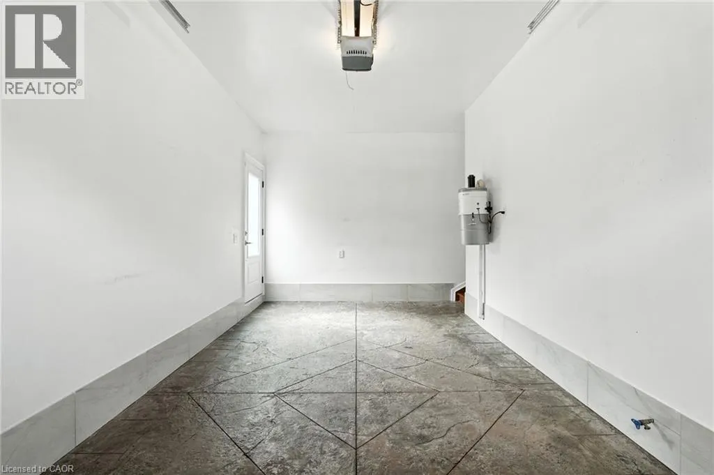 199 HUNTER Street W