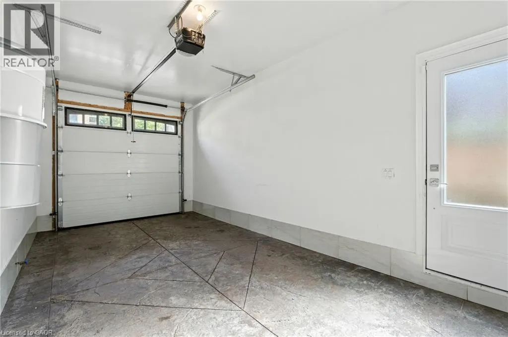 199 HUNTER Street W