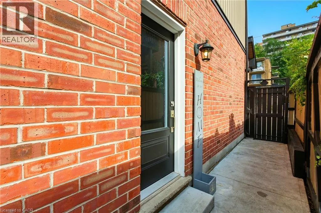 199 HUNTER Street W