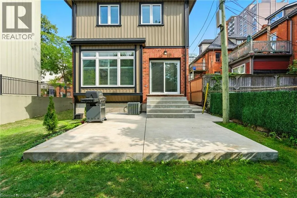 199 HUNTER Street W