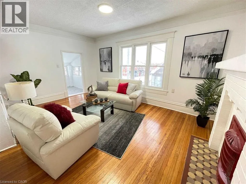 229 LOCKE Street S