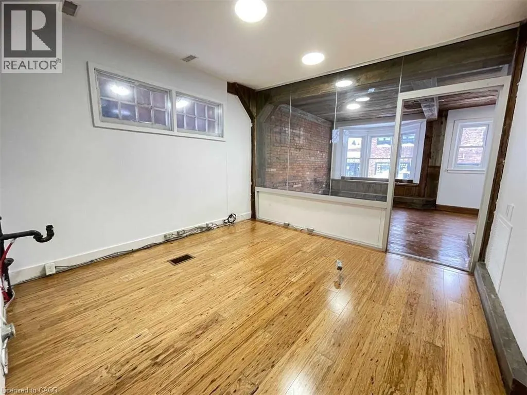 229 LOCKE Street S