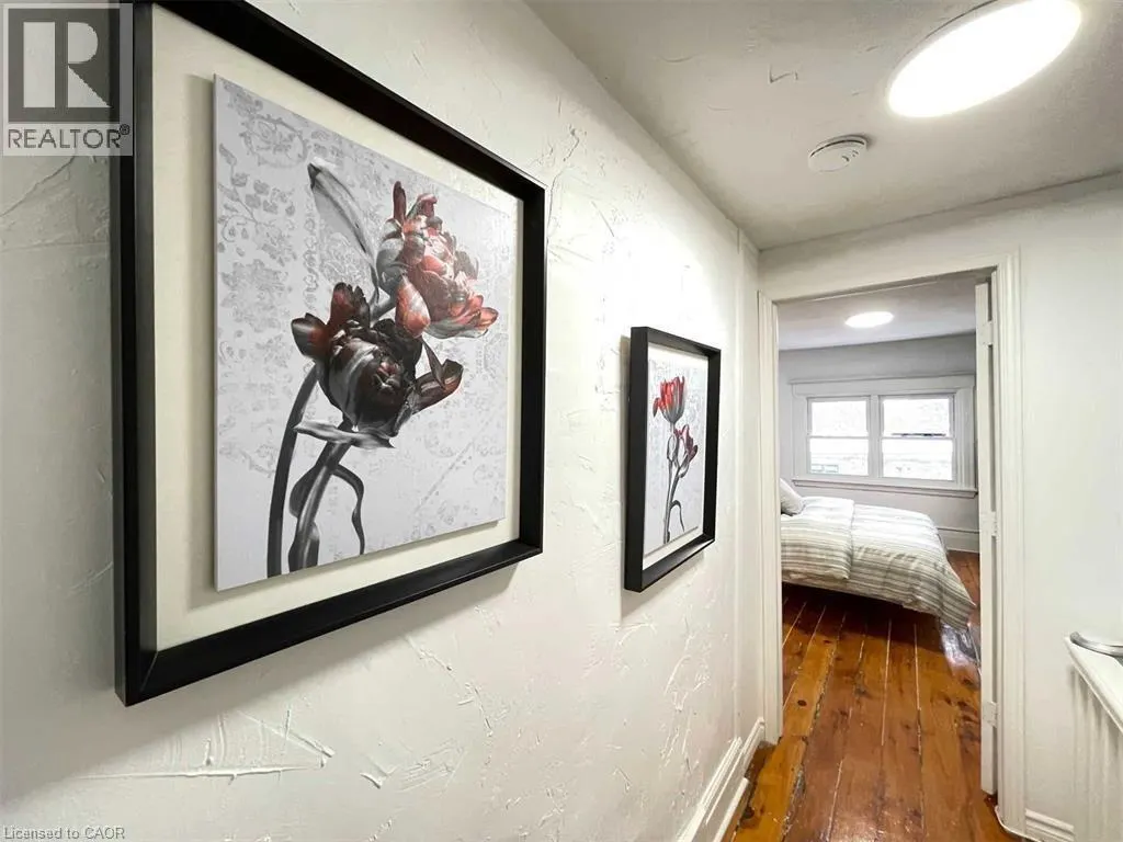 229 LOCKE Street S