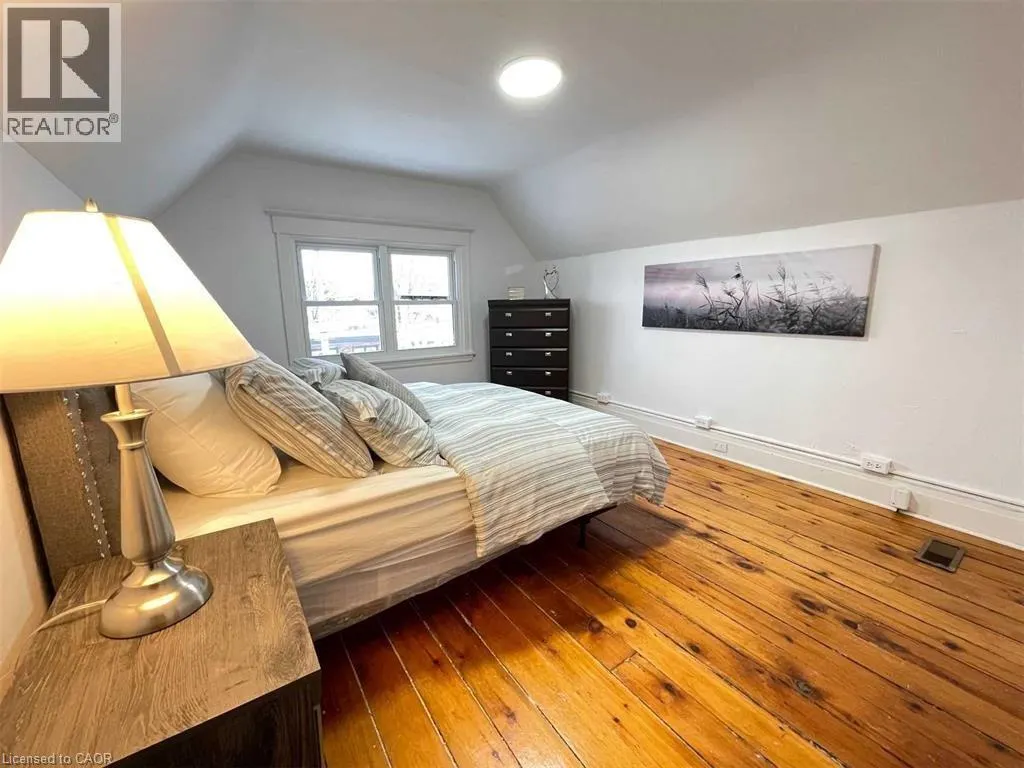 229 LOCKE Street S