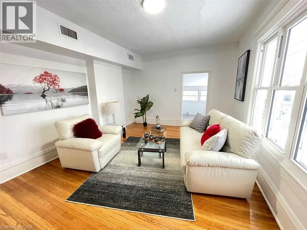 229 LOCKE Street S