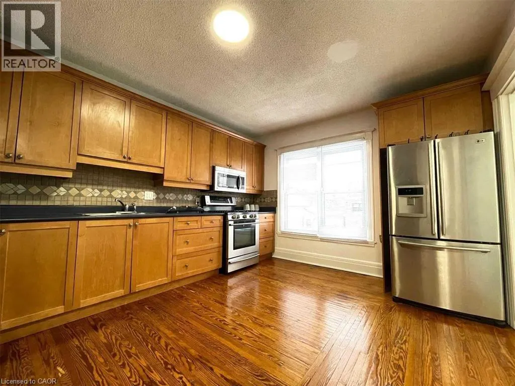 229 LOCKE Street S